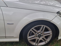 Aripa fata Mercedes C220 W204