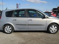 Aripa fata Renault Scenic 2 din 2005.