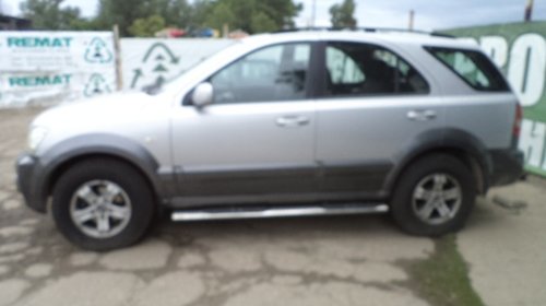 Aripa fata stanga Kia Sorento an fabricatie 2004: motor 2479 cc