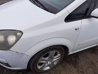 Aripa fata stanga Opel Zafira B 2006 1.9 TDI Z19DT 88KW