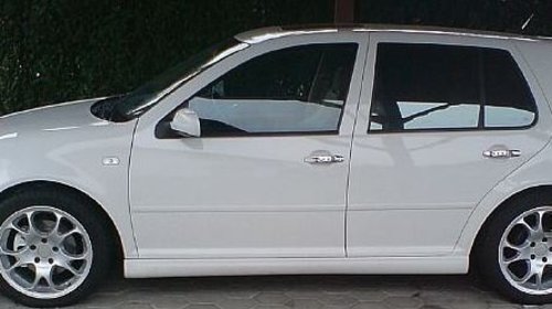 Aripa fata stanga VW Golf 4