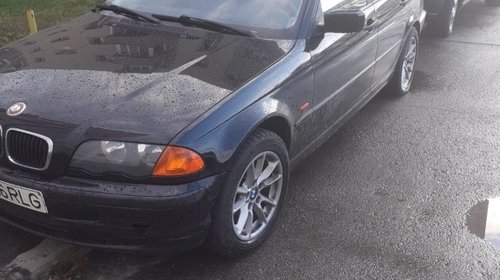 Aripa stanga fata BMW E46 2001 320d 2.0