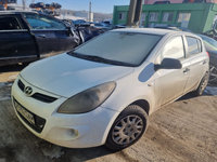 Aripa stanga fata Hyundai i20 2011 hatchback 1.2 benzina