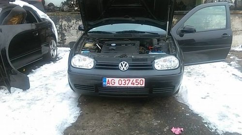 Aripa stanga fata negru Vw Golf 4