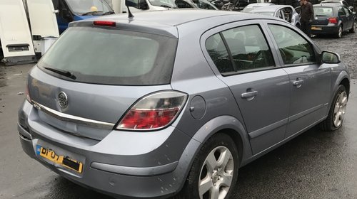 Aripa stanga fata Opel Astra H 2007 Hatchback 1,4 Benzina