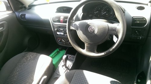 Aripa stanga fata Opel Corsa C 2002 Hatchback 1.7 DTI