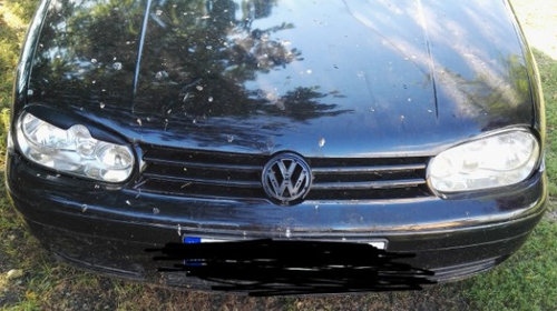 Aripa stanga fata Volkswagen Golf 4 2001 berl