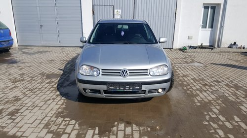 Aripa stanga fata Volkswagen Golf 4 2001 hatc