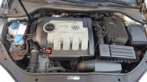 Aripa stanga fata Volkswagen Golf 5 2007 combi 2.0TDI