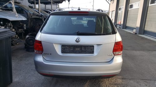 Aripa stanga fata Volkswagen Golf 5 2007 combi 2.0TDI