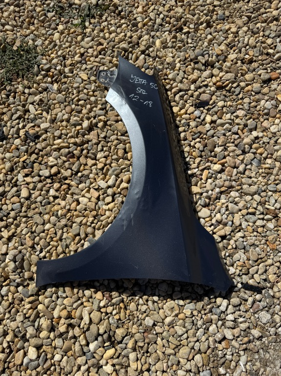 Aripa stanga fata Volkswagen Jetta 5C GRI 2012/2013/2014/2015/2016/2017/2018