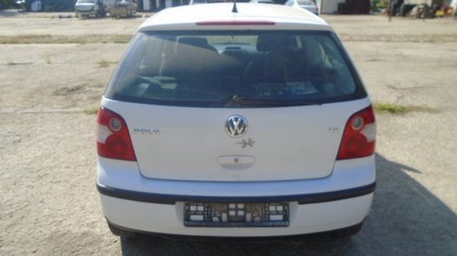 Aripa stanga fata Volkswagen Polo 9N 2005 HATCHBACK 1.4