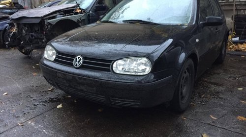 Aripa stanga fata Vw Golf 4 1.4 an 2000 negru