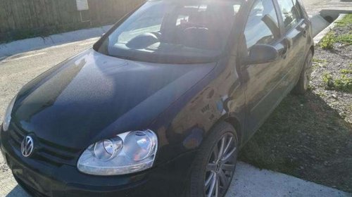 Aripa stanga fata VW Golf 5 2005 Hatchback 2.