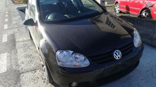 Aripa stanga fata VW Golf 5 2005 Hatchback 2.0 TDI