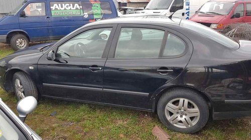 Aripa stanga spate Seat Toledo 2004 Hatchback