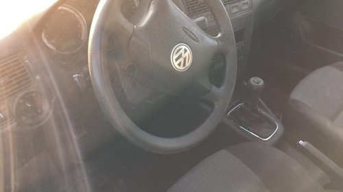 Aripa stanga spate Volkswagen Golf 4 2003 Hatchback 1.4