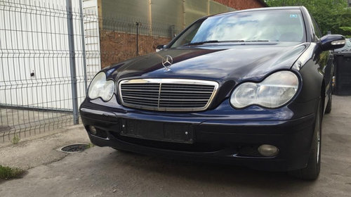 Armatura bara spate Mercedes C-Class W203 2003 Limuzina 2148 cdi