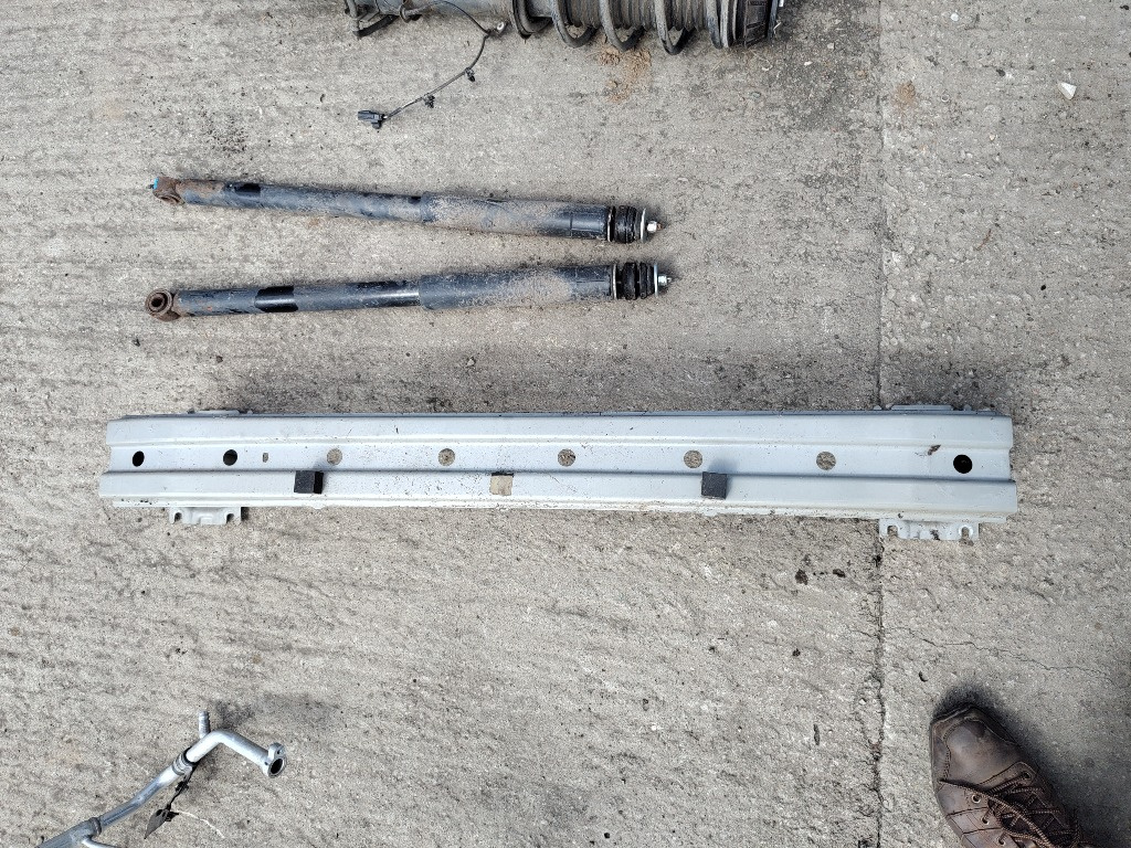 Armatura bara spate Suzuki Vitara noi si sh de vanzare - TU alegi