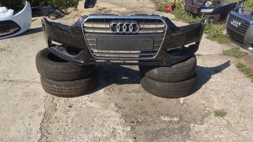 Audi A4 din 2013 - bara fata cu grila central
