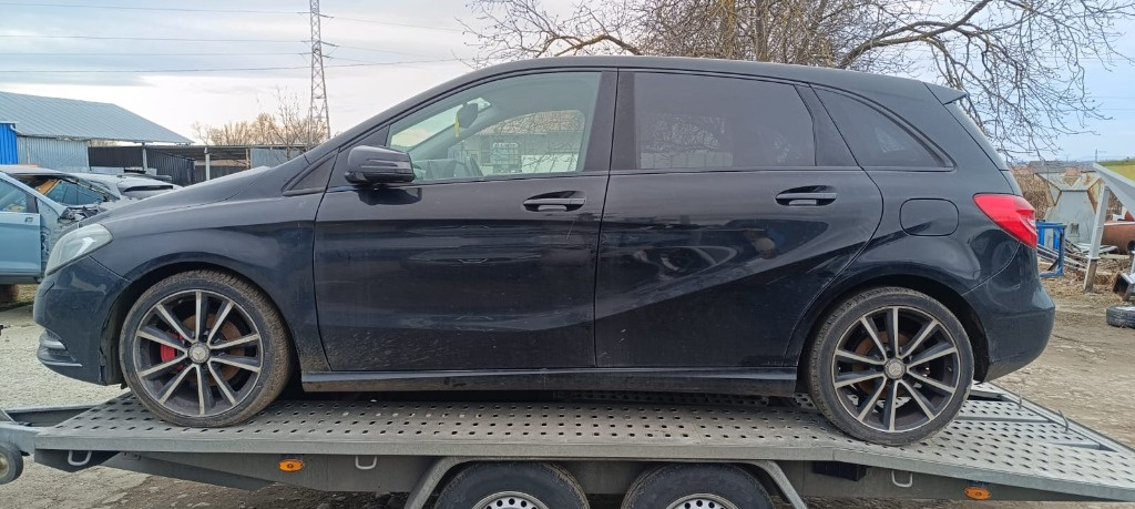 Ax came Mercedes B-Class W246 2013 hatch