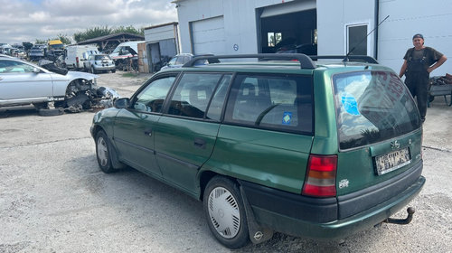 Baie ulei Opel Astra F 1996 break-caravan 1.6 benzina