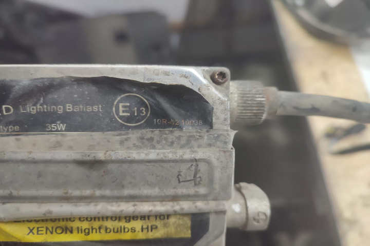 Balast xenon universal 10r-0210038 Audi 