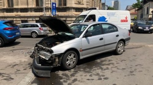 Bancheta spate Toyota Avensis 2002 sedan 2.0 D4D 110 cp