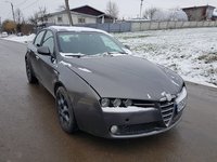 Bara fata alfa romeo 159 cu mici defecte