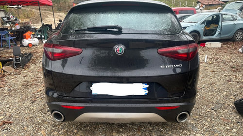 Bara fata Alfa Romeo Stelvio 2018 Sub 2.2