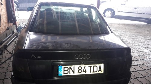 Bara fata Audi A4 B5 1995 Limuzina 1.6 i