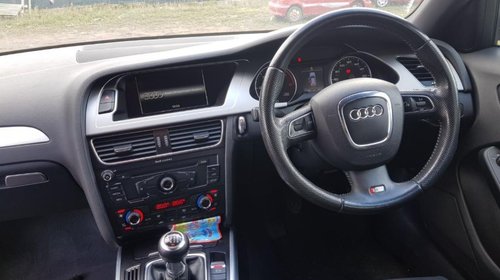 Bara fata Audi A4 B8 2010 combi 2.0tdi