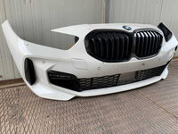 Bara fata BMW seria 1 F40 M pachet