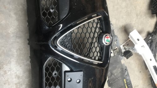 Bara fata completa Alfa Romeo Stelvio 2018