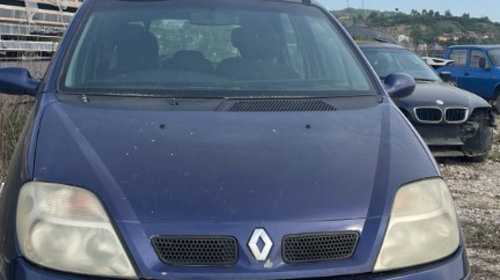 Bara fata completa cu proiectoare Renault Sce
