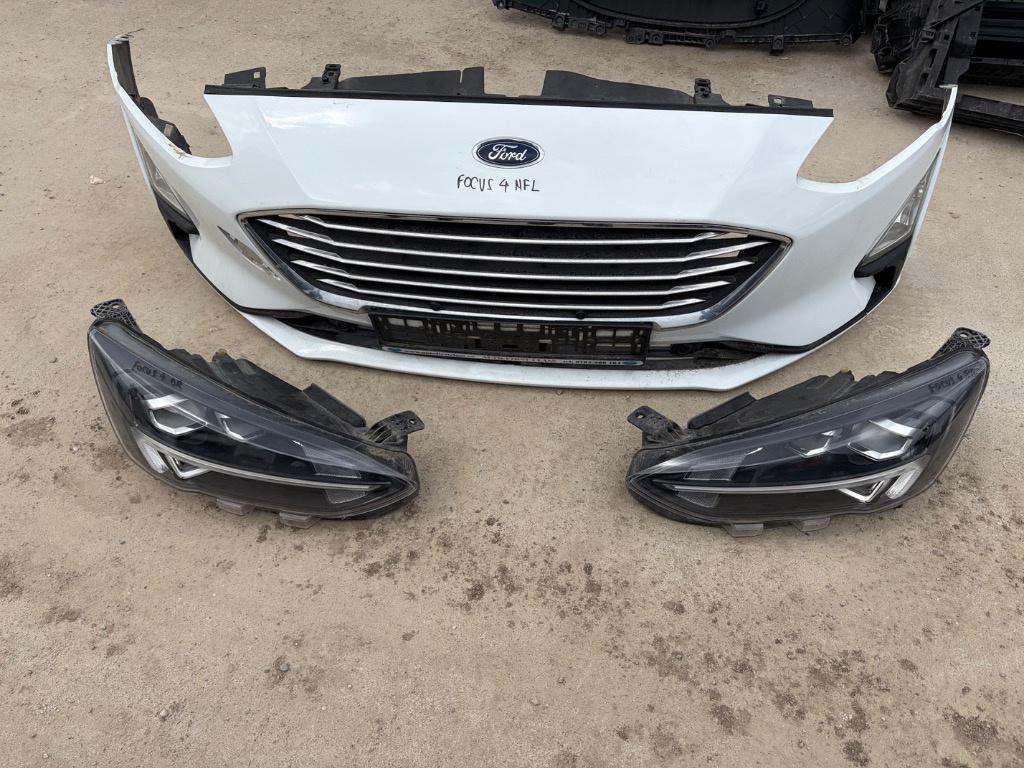 Bara fata completa cu senzori / far stanga / far dreapta FULL LED Ford Focus 4 2018/2019/2020/2021/2022