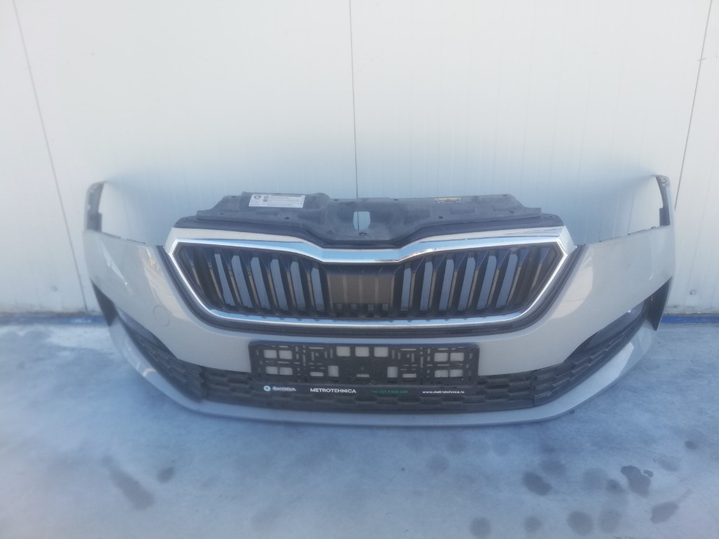 Bara fata completa Skoda Scala an 2019 2020 2021 2022 - Mic defect -