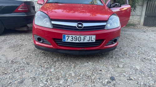 Bara fata cu defect Opel astra H GTC