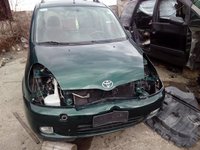 Bara fata cu proiectoare Toyota Yaris Verso,an 2003