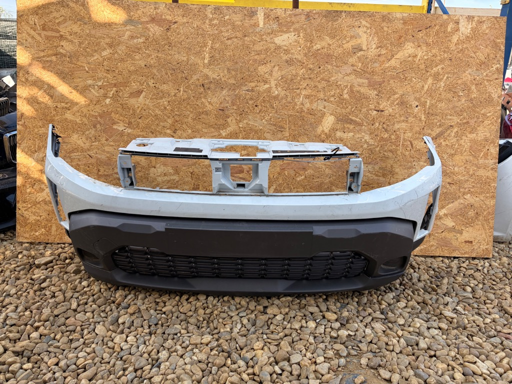 Bara fata cu spoiler Dacia Duster 3 2023/2024/2025