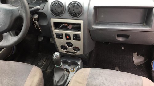 Bara fata Dacia Logan 2007 limuzina 1.5 DCI