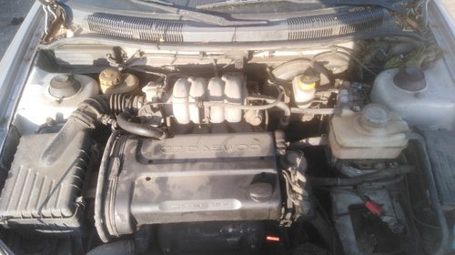 Bara fata Daewoo Nubira 1998 Combi 1.6 benzina