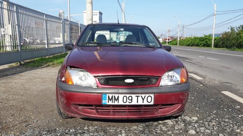 Bara fata Ford Fiesta 2001 Hatchback 1.3 i