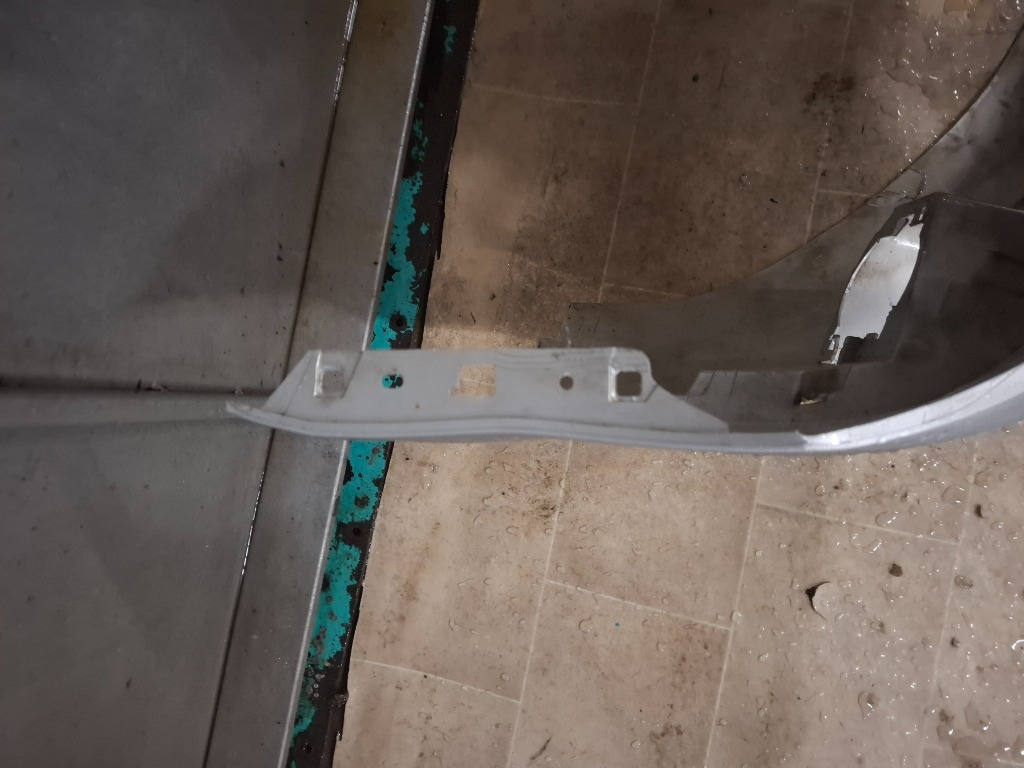 Bara fata Ford Focus 2 Facelift cu mic defect - Cod 4M51-17K819-AD - imagine 2