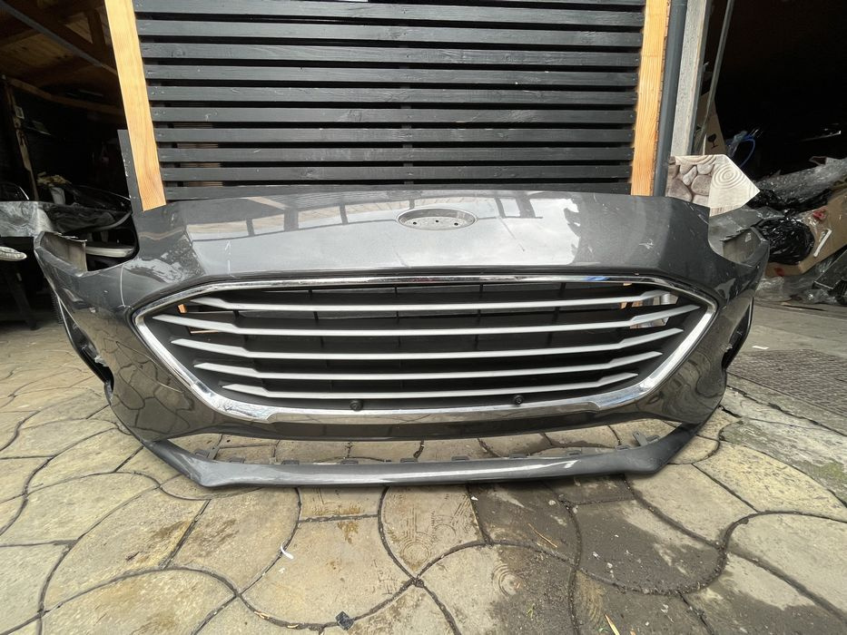 Bara fata Ford Focus 4 + grila centrala 2018/2019/2020/2021/2022