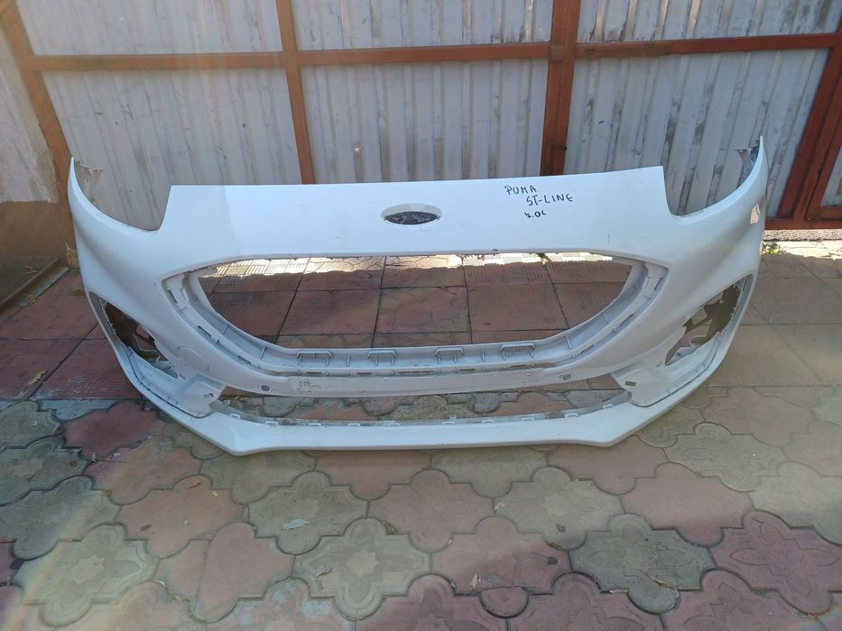 Bara fata Ford Puma St-Line