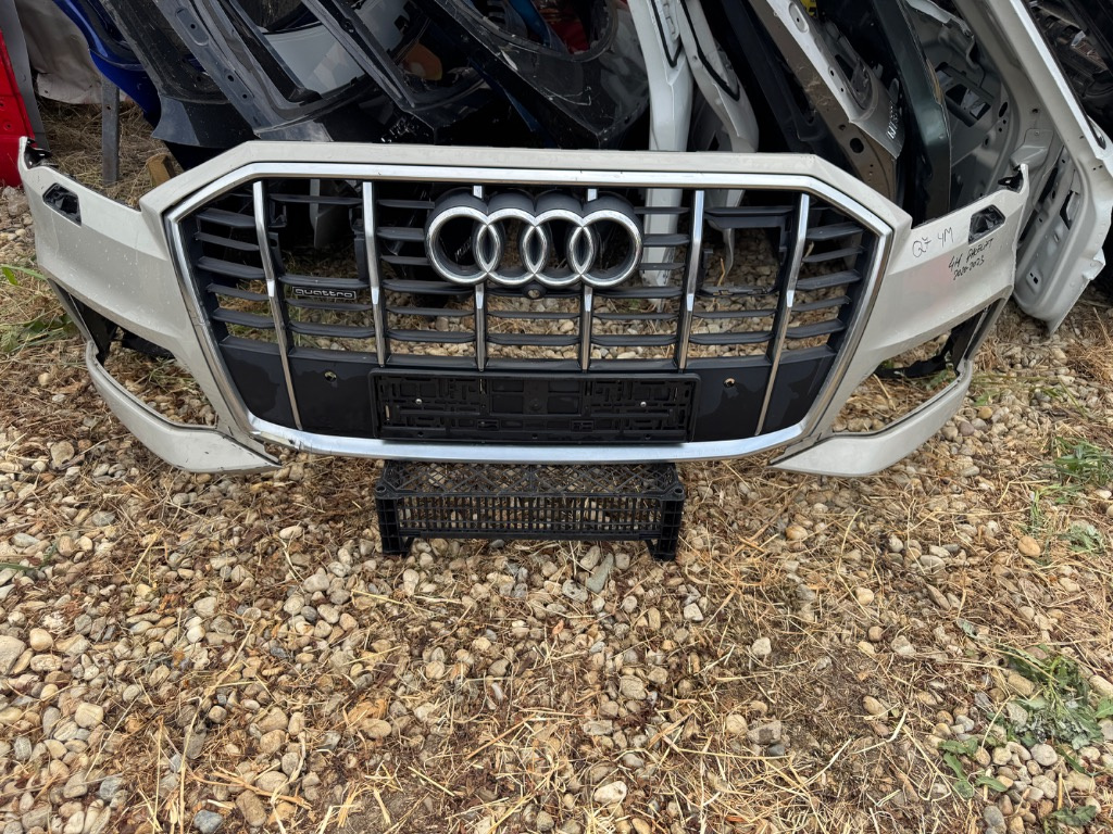 Bara fata + grila centrala Audi Q7 4M FACELIFT Senzori + Spalatori 2020/2021/2022/2023