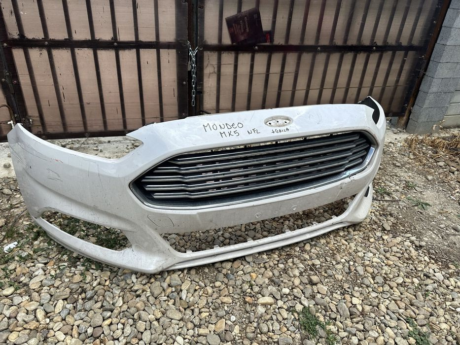 Bara fata + grila centrala Ford Mondeo Mk5 nonfacelift 2015/2016/2017