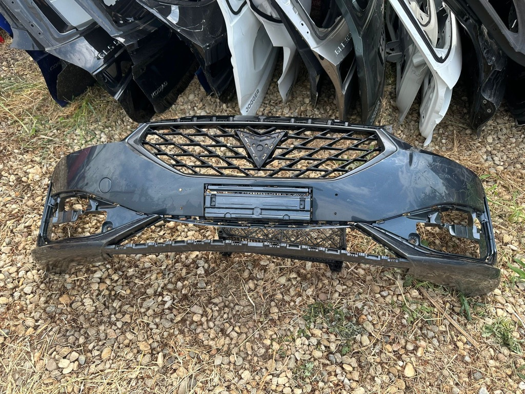 Bara fata + grila centrala Seat Leon CUPRA 2019/2020/2021/2022/2023