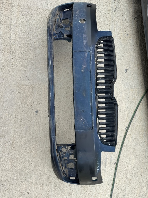 Bara fata + grila centrala Skoda Octavia 3 NFL NONFACELIFT 2013/2014/2015/2016 SpÄlÄtori